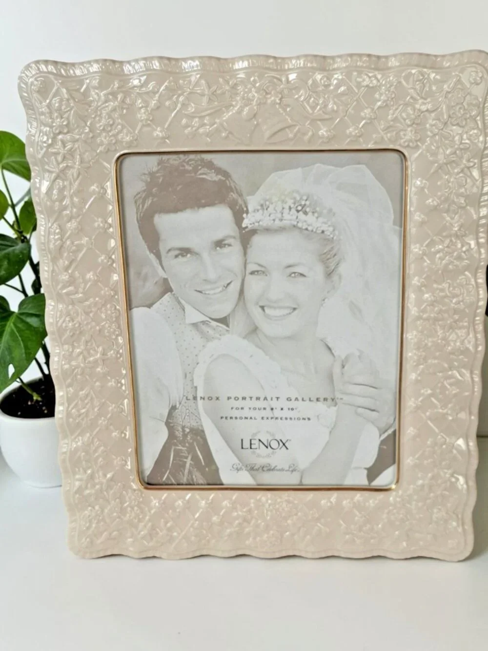 Lenox Wedding PromisesCollection 8X10 Ivory Porcelain Floral Picture Frame